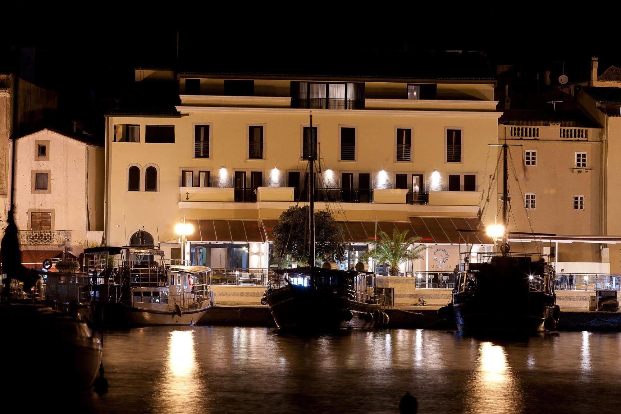 Hotel Marina クルク エクステリア 写真